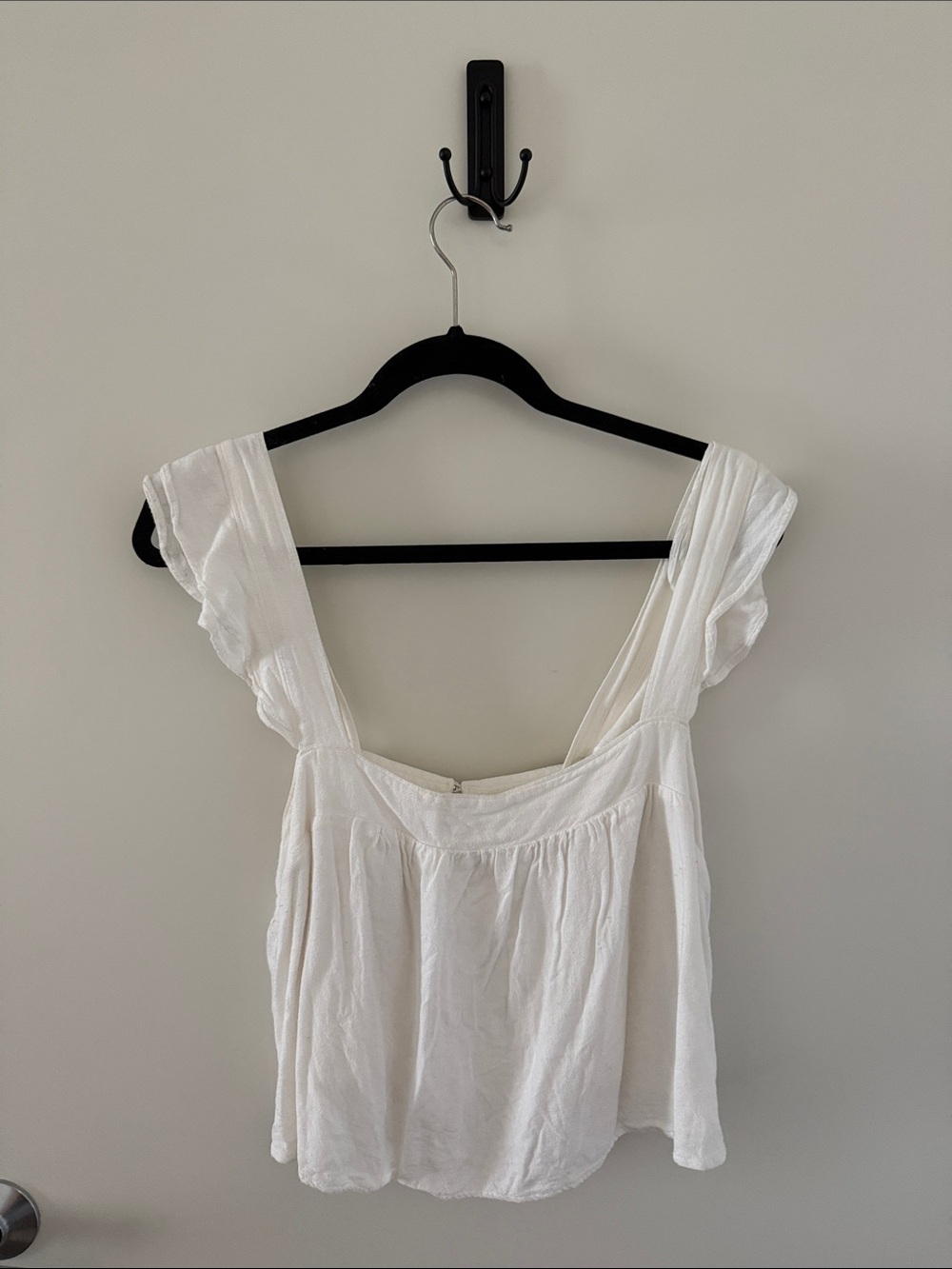 Abercrombie and Fitch White Ruffled Sleeve Women’s Top
